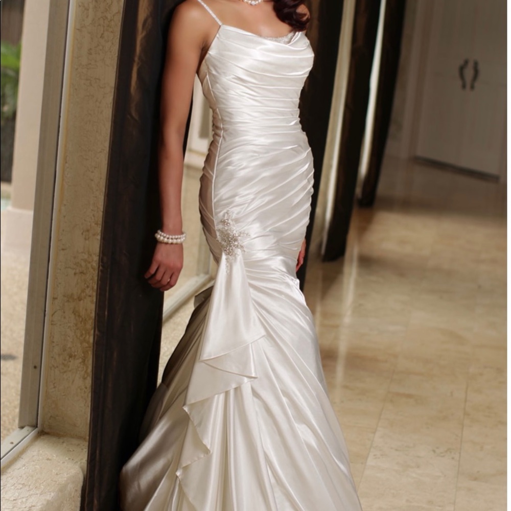 COPY - Beautiful DaVinci Wedding Dress (Style 50179)